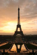 200pxtour_eiffel_at_sunrise_from_th
